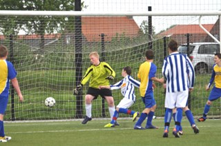 Mike-ie scoorde in de finale de openingsgoal