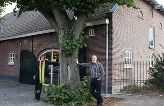 Archieffoto met Freke Schoemaker(l) en Wim de Volder