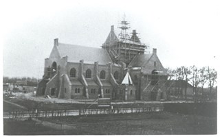 De Maria Boodschap in aanbouw rond 1940. Bronvermelding: Heemkundekring De Vyer Heertganghen