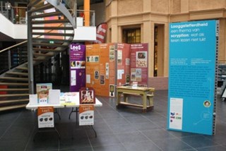 Een reizende  variant van de tentoonstelling LeeS van Scryption, te zien in de bibliotheken