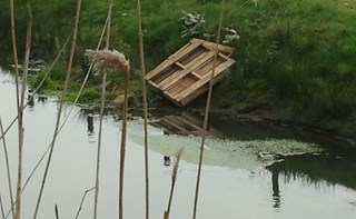 Een pallet in de Leij