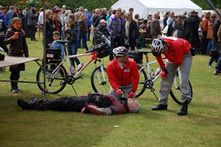 Bij calamiteiten kan het Rode Kruis Bike Team snel aanwezig zijn