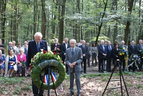 Herman van Run, de oudste gijzelaar, rechts op de folto